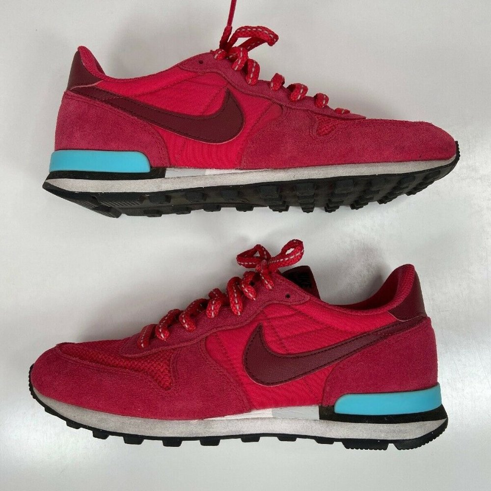 Nike Women’s Internationalist